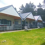 Bursztynowo Z Basenem 펜션 오스트로보