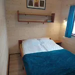 Bursztynowo Z Basenem 펜션 오스트로보