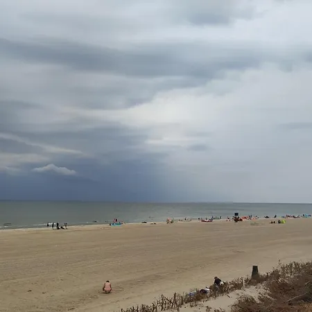 Bursztynowo Z Basenem Ferienhaus