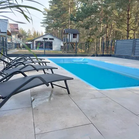 Vakantiehuis Bursztynowo Z Basenem *