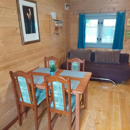 Bursztynowo Z Basenem Ferienhaus