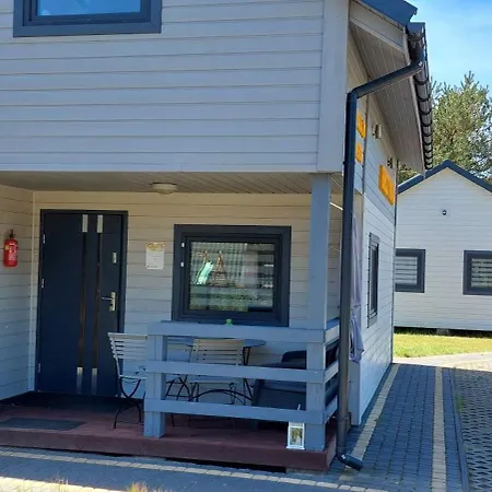 Bursztynowo Z Basenem Ferienhaus Ostrowo (Puck)