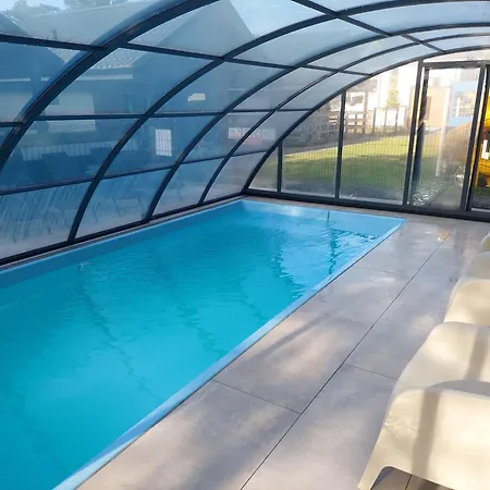 Сasa de vacaciones Bursztynowo Z Basenem *