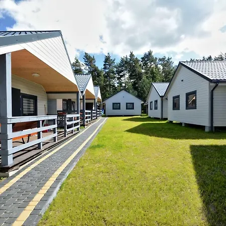 Bursztynowo Z Basenem Ferienhaus Ostrowo (Puck)