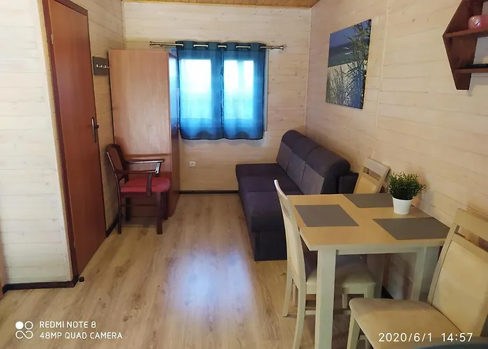 Сasa de vacaciones Bursztynowo Z Basenem *