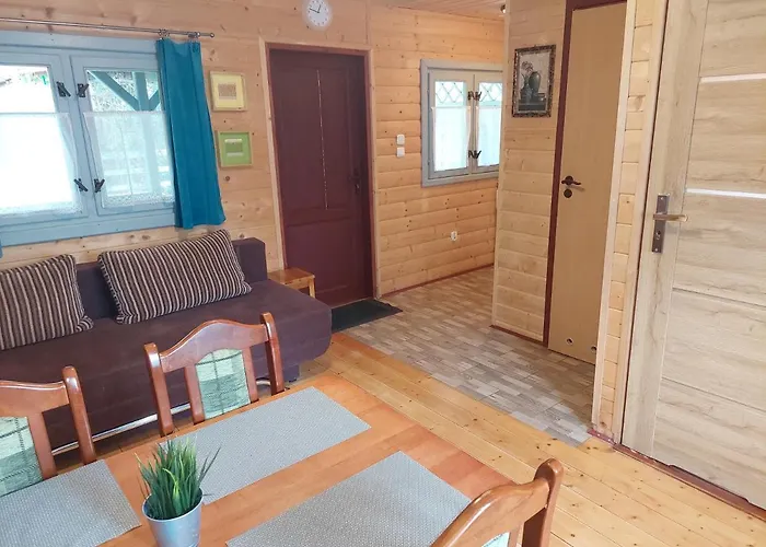 بيت للعطل Bursztynowo Z Basenem أوستروفو