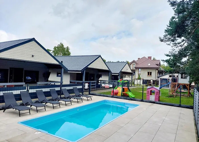 Bursztynowo Z Basenem * أوستروفو