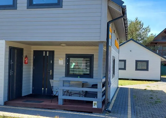 Bursztynowo Z Basenem بيت للعطل أوستروفو