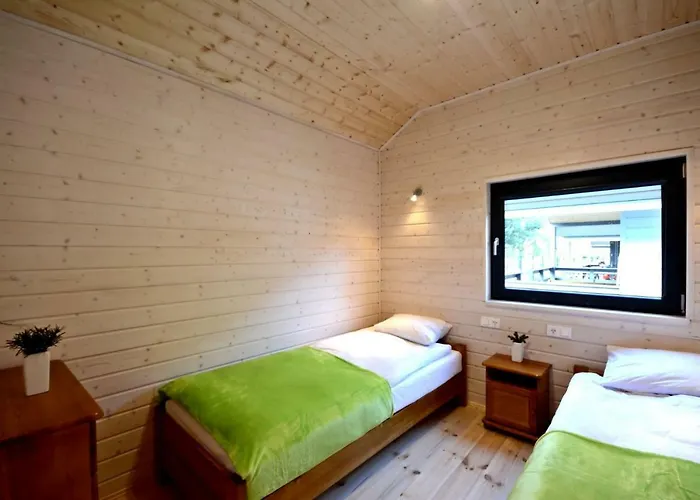 Bursztynowo Z Basenem بيت للعطل