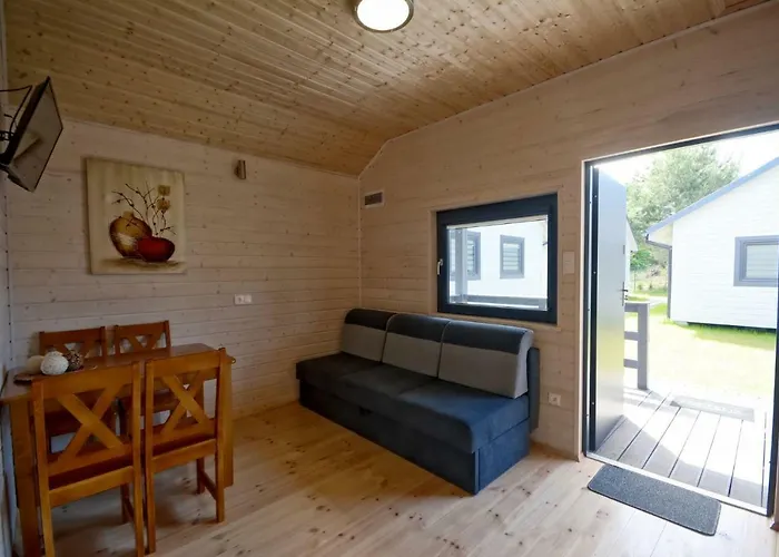 Bursztynowo Z Basenem Prázdninový dům Ostrowo (Puck)