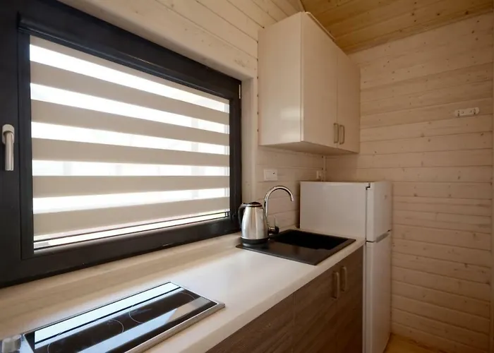 Bursztynowo Z Basenem أوستروفو